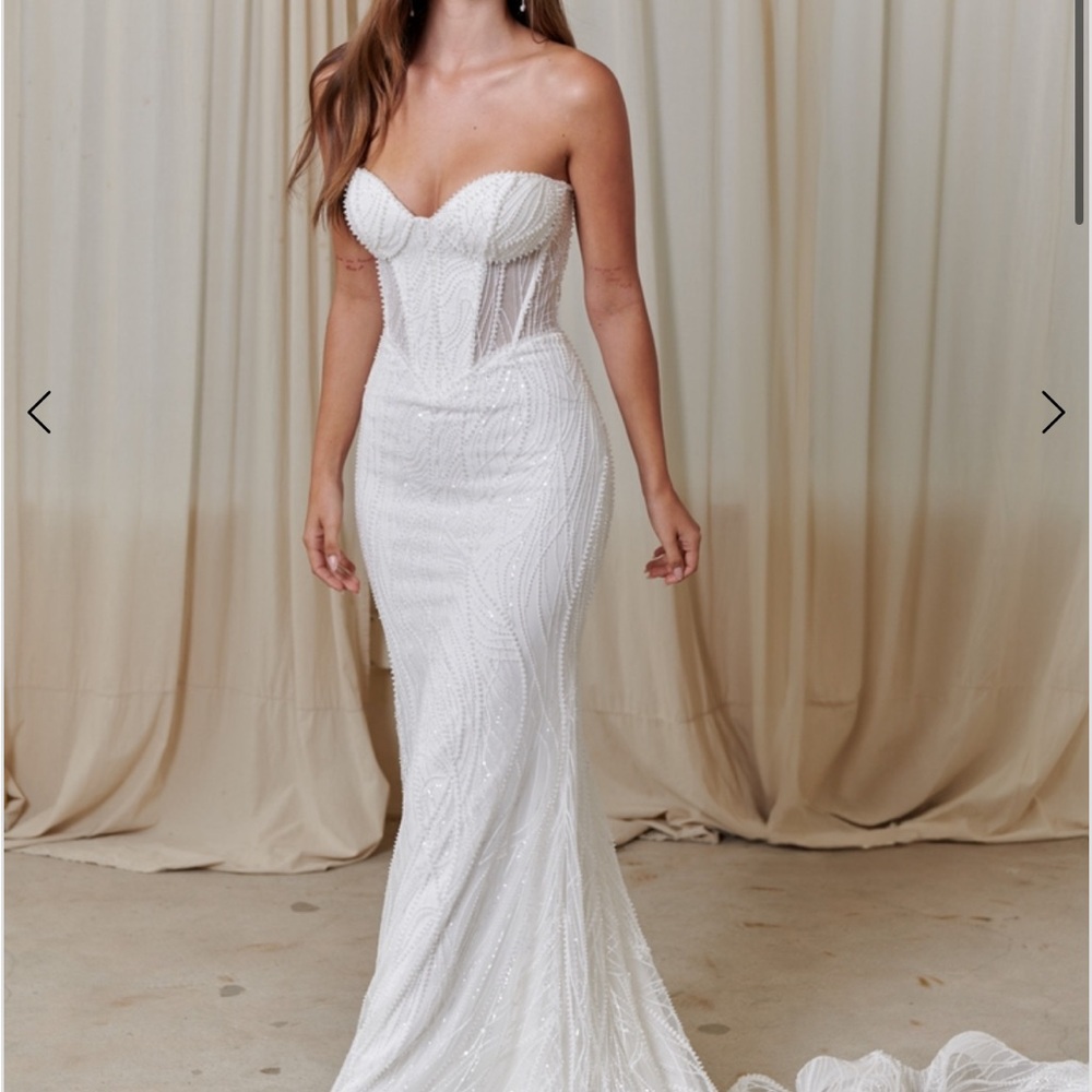 Ivory Corset Sleeveless Sweetheart Wedding Gown  Brand New